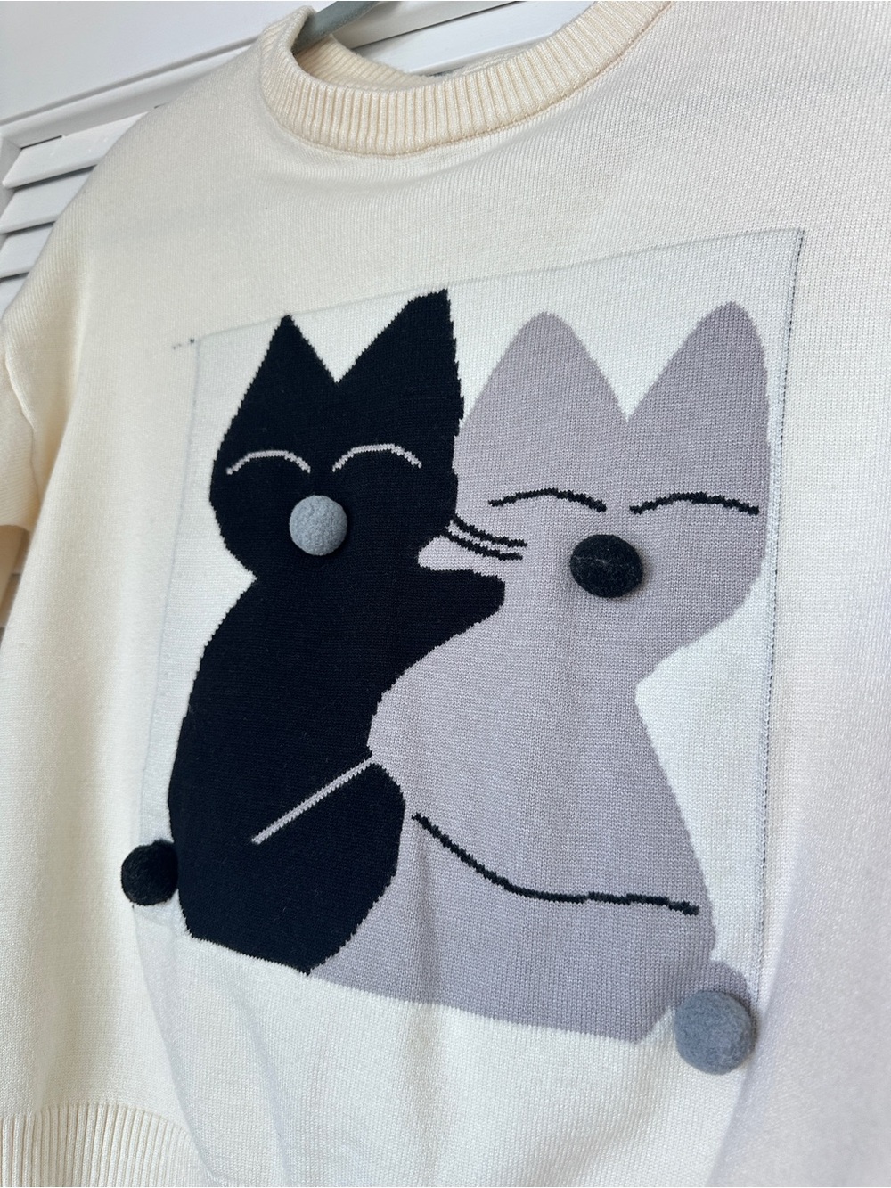 Cute Cat Knit Sweater Women Cream Crewneck Cozy Soft Minimalist Unbranded S - Picture 5 of 12